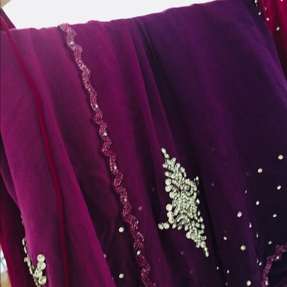 Sari - Picture 3 of 5